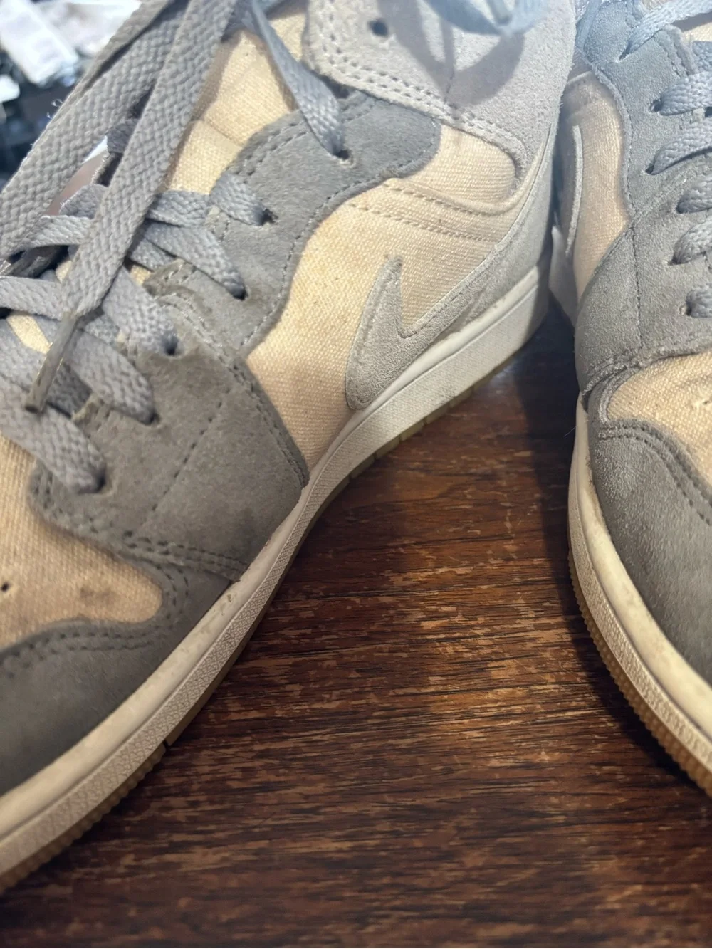 Jordan 1 mid SE High-Top Sneakers in Gray and Cream